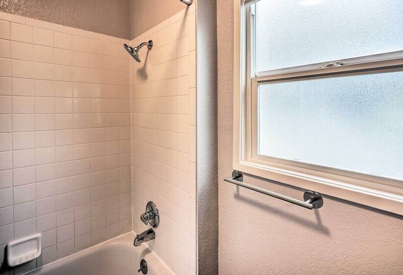 Cozy Elk Grove Home In The Heart Of Old Town!