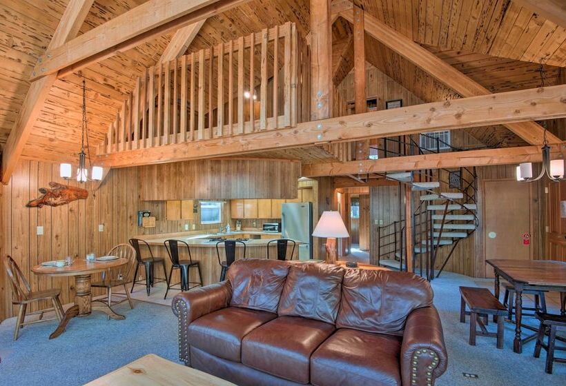 5 Mi To Heavenly Mountain Resort: Tahoe Cabin