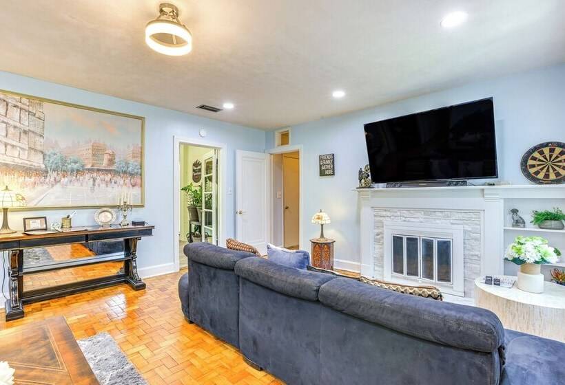 Cozy Gainesville Home ~ 1 Mi To University!