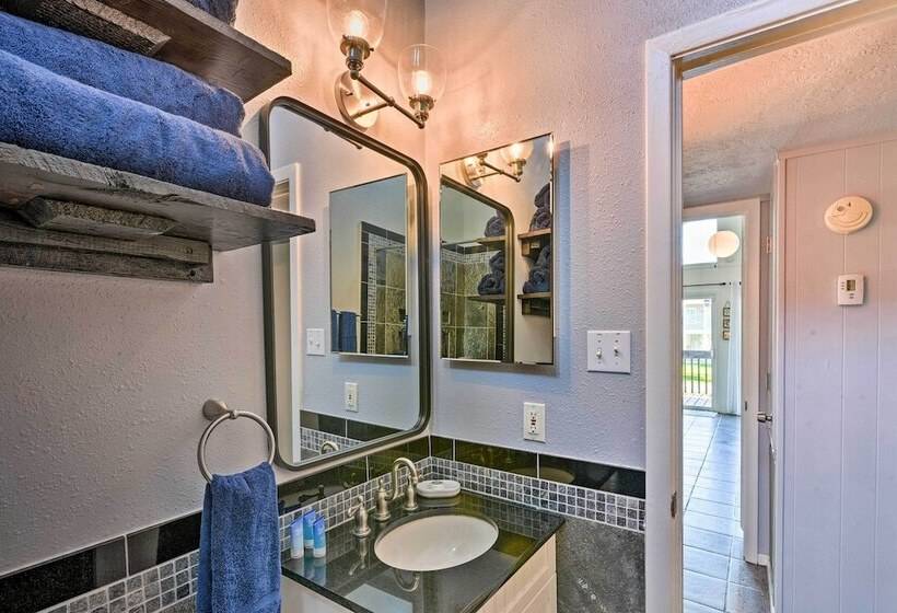 Cozy Galveston Beach House Walk To The Gulf!