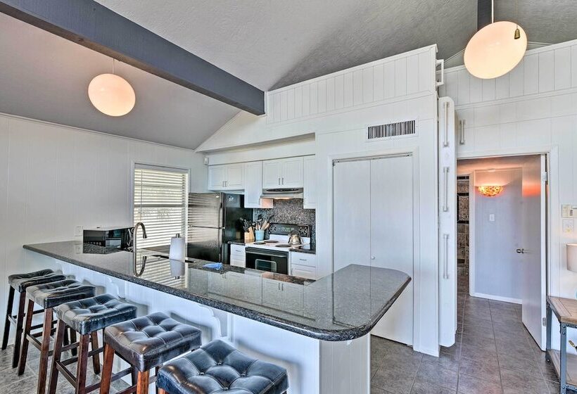 Cozy Galveston Beach House Walk To The Gulf!