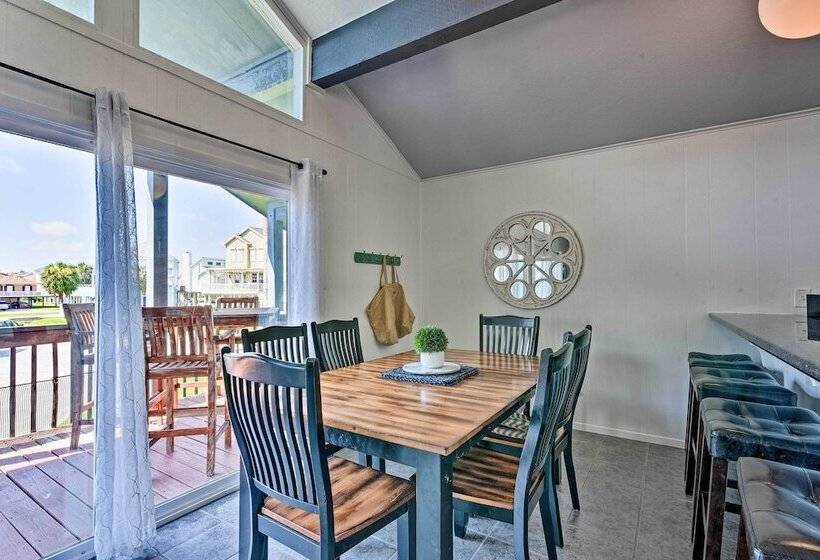 Cozy Galveston Beach House Walk To The Gulf!