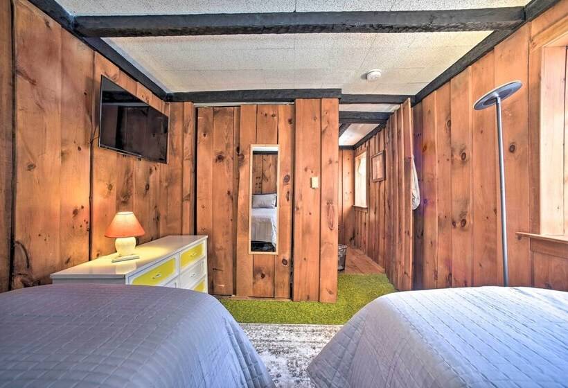 Cozy Great Barrington Home ~ 1 Mi To Ski Resort!