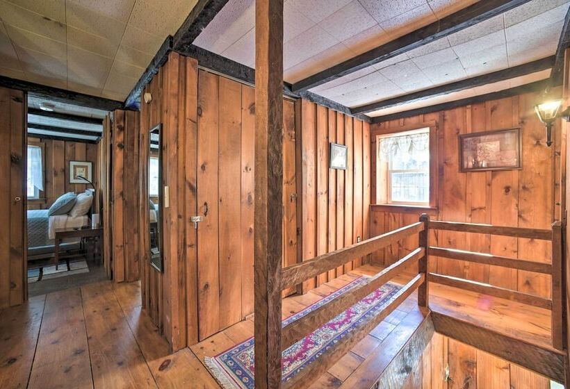 Cozy Great Barrington Home ~ 1 Mi To Ski Resort!