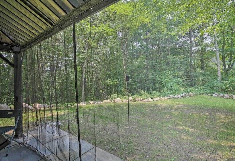 Cozy Great Barrington Home ~ 1 Mi To Ski Resort!