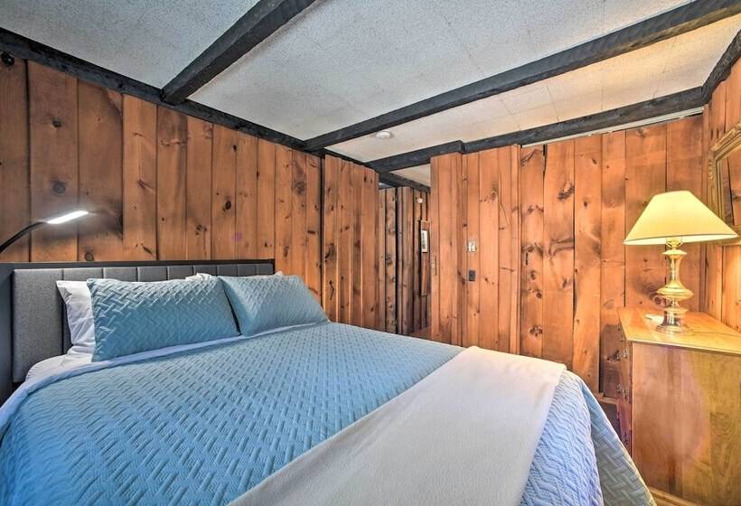 Cozy Great Barrington Home ~ 1 Mi To Ski Resort!