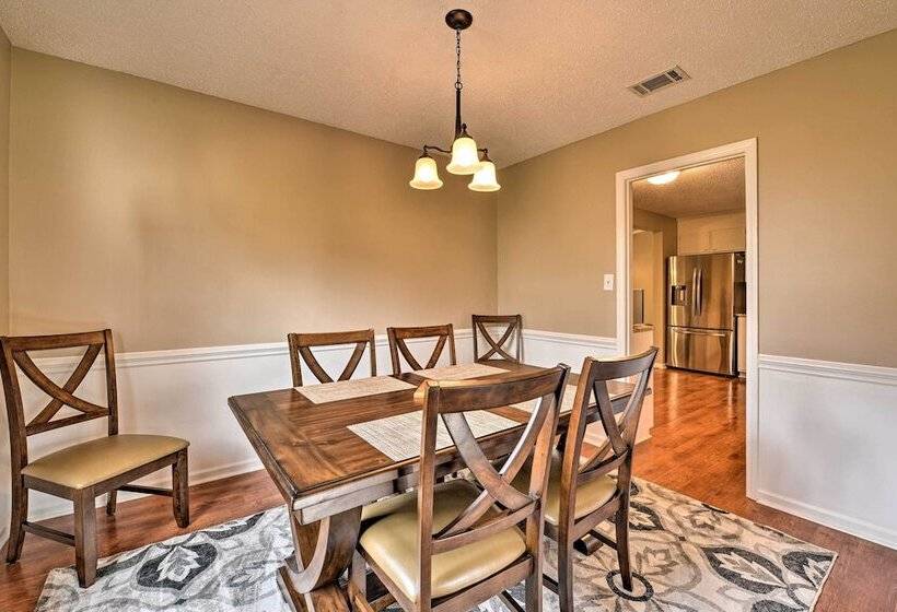 Cozy Home W/ Fenced Yard < 1 Mi Downtown Matthews!