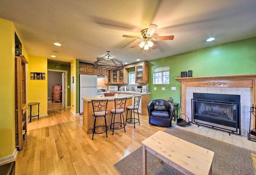 Cozy Home W/ Wood Fireplace: 4 Mi To Big Bear Lake