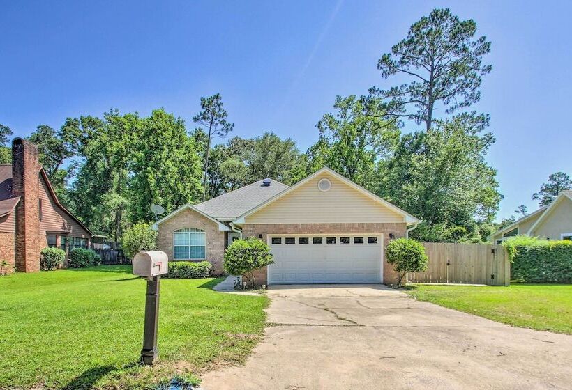 Cozy Modern Pensacola Home: Large Yard, Grill