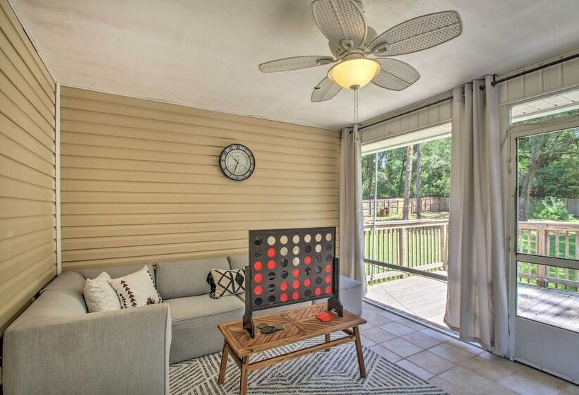 Cozy Modern Pensacola Home: Large Yard, Grill
