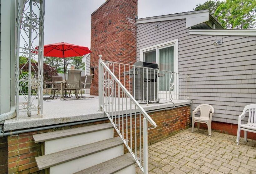Ping Pong Table, Beach Access: North Falmouth Home