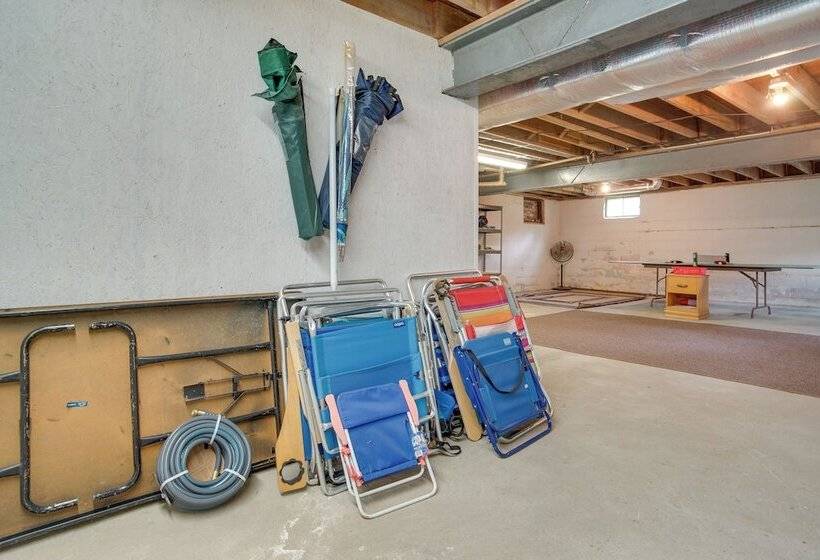 Ping Pong Table, Beach Access: North Falmouth Home