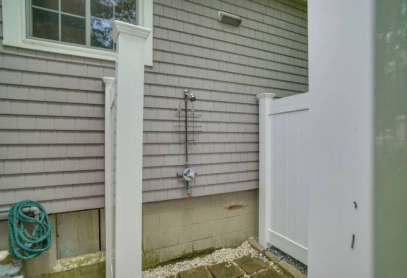 Ping Pong Table, Beach Access: North Falmouth Home