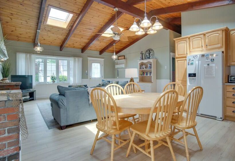 Ping Pong Table, Beach Access: North Falmouth Home