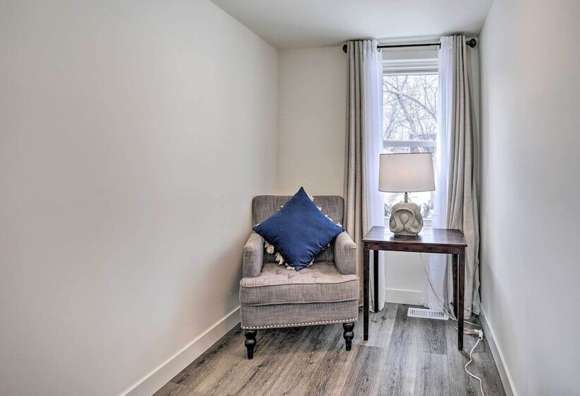 Cozy Plymouth Cottage W/ Medicine Lake View!