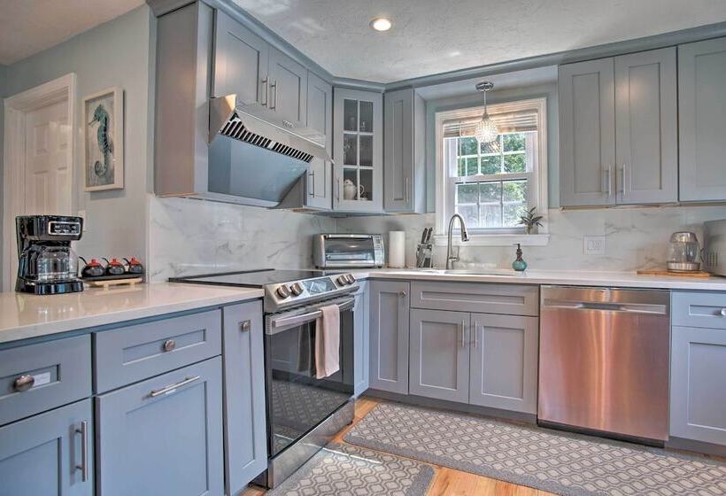 Cozy Plymouth Home   Walk To Bartlett Pond!