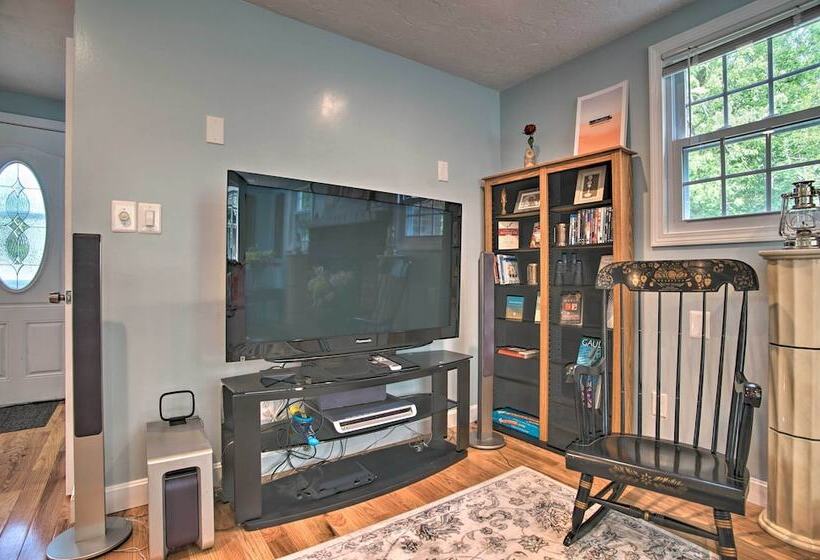 Cozy Plymouth Home   Walk To Bartlett Pond!