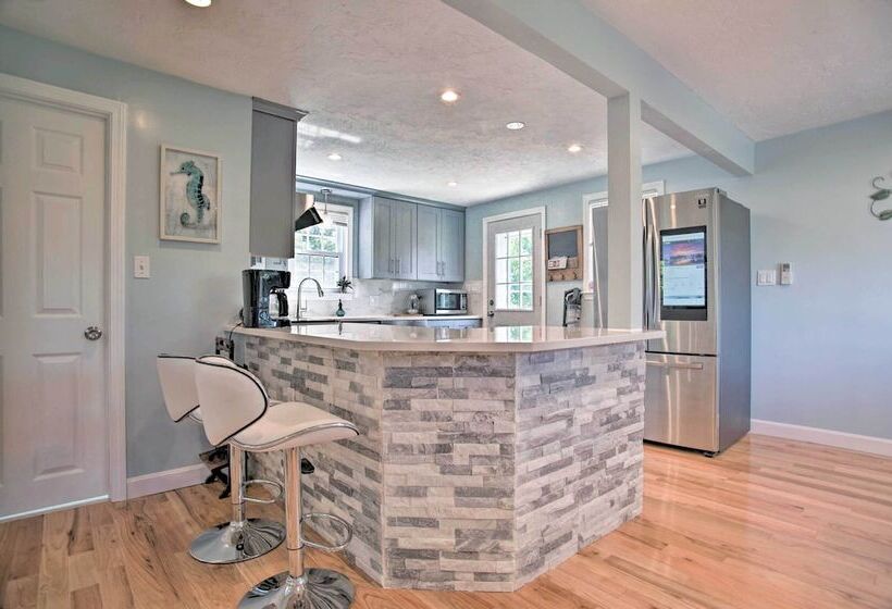 Cozy Plymouth Home   Walk To Bartlett Pond!