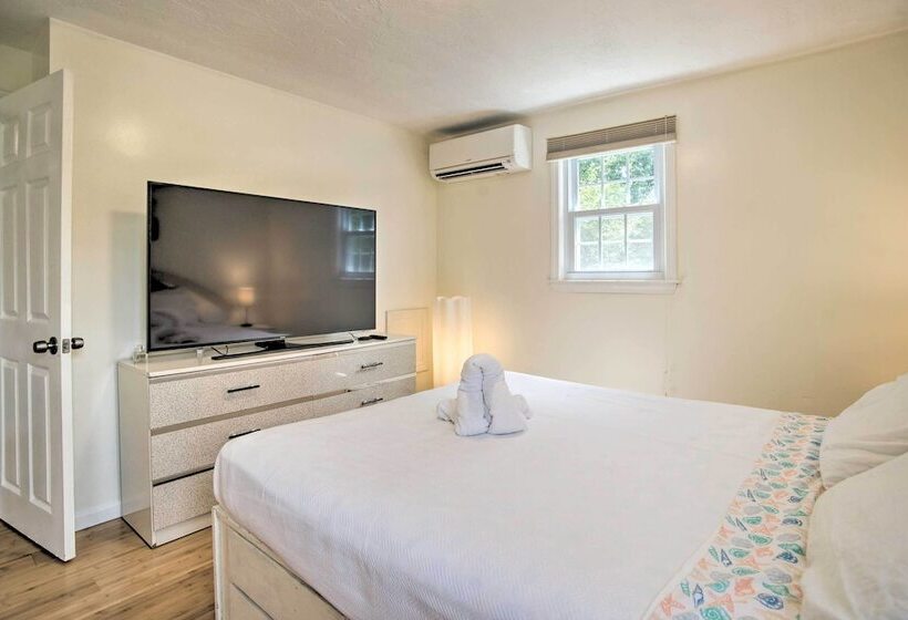 Cozy Plymouth Home   Walk To Bartlett Pond!