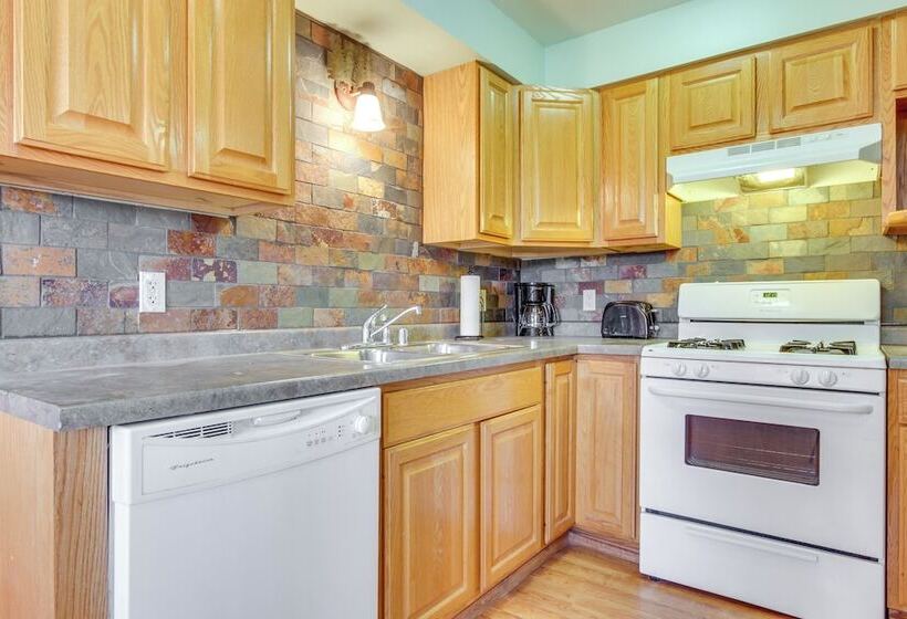 Cozy Three Bears Resort Cabin W/ Deck In Warrens!