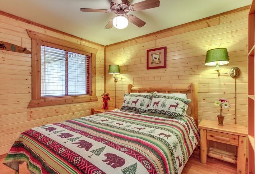 Cozy Three Bears Resort Cabin W/ Deck In Warrens!