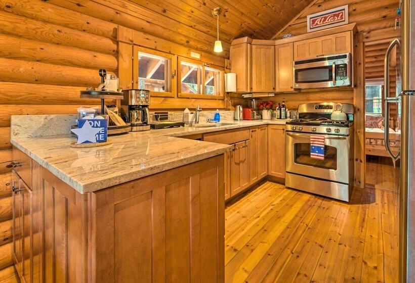 Cozy Truckee Cabin W/ Sauna: 11 Mi To Sugar Bowl!