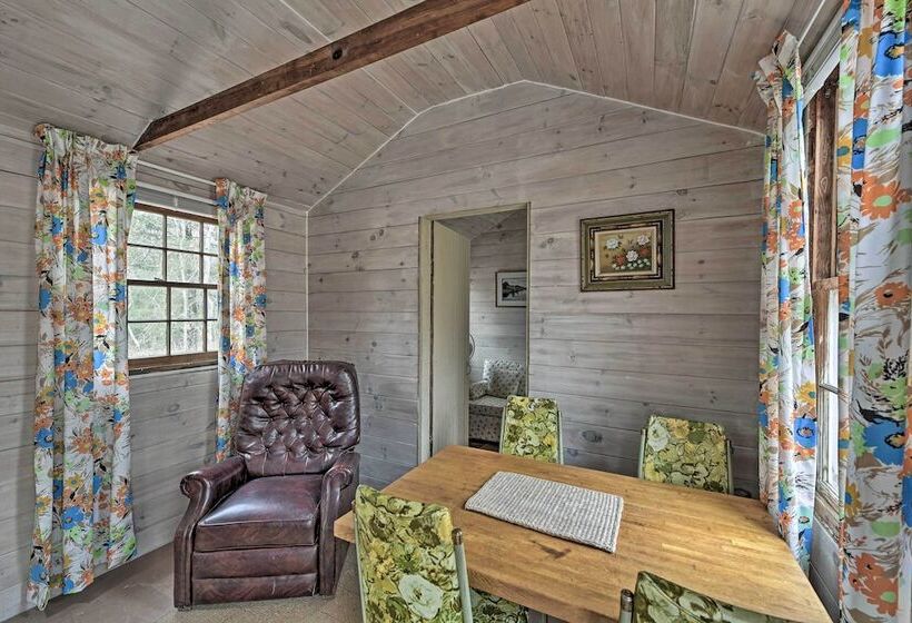 Cozy Vineyard Haven Cottage < 1 Mi To Beach!