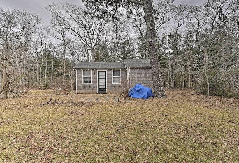 Cozy Vineyard Haven Cottage < 1 Mi To Beach!