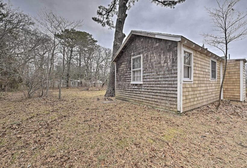 Cozy Vineyard Haven Cottage < 1 Mi To Beach!