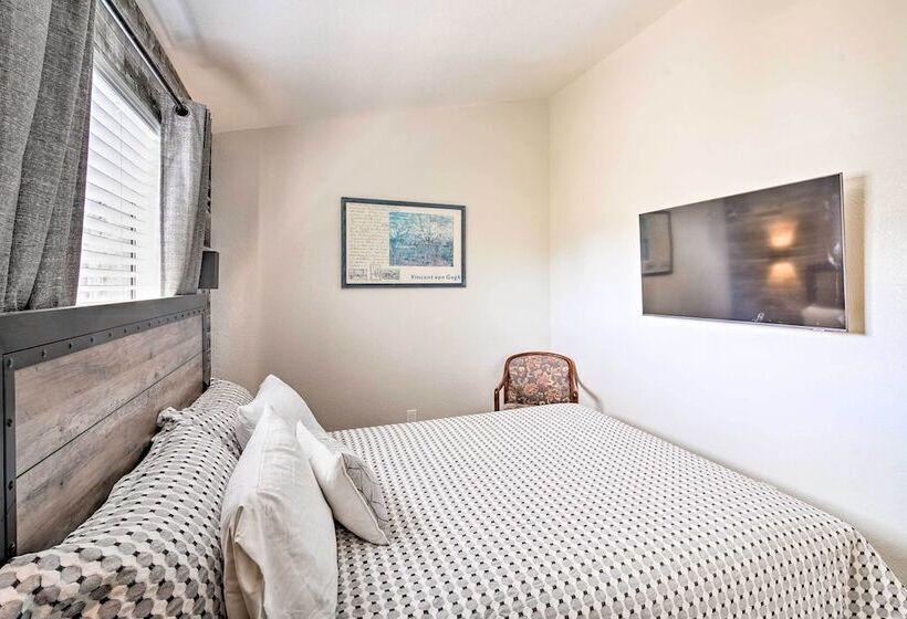 Crestline Cabin W/ Deck: 1 Mi To Lake Gregory