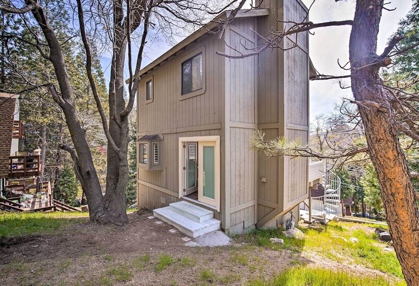 Crestline Cabin W/ Deck: 1 Mi To Lake Gregory