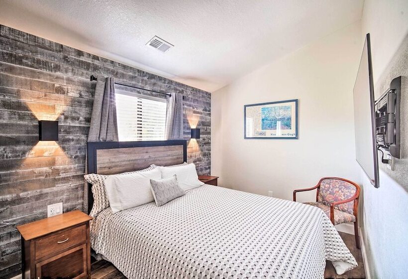 Crestline Cabin W/ Deck: 1 Mi To Lake Gregory