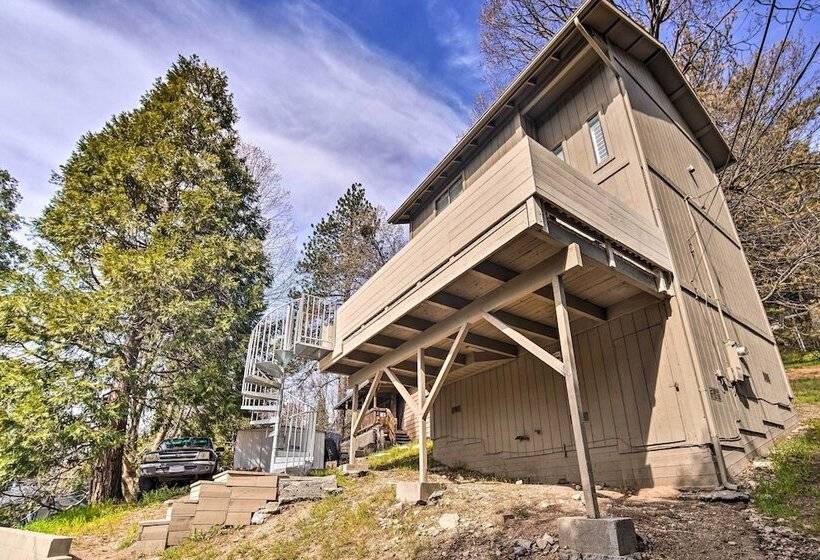 Crestline Cabin W/ Deck: 1 Mi To Lake Gregory