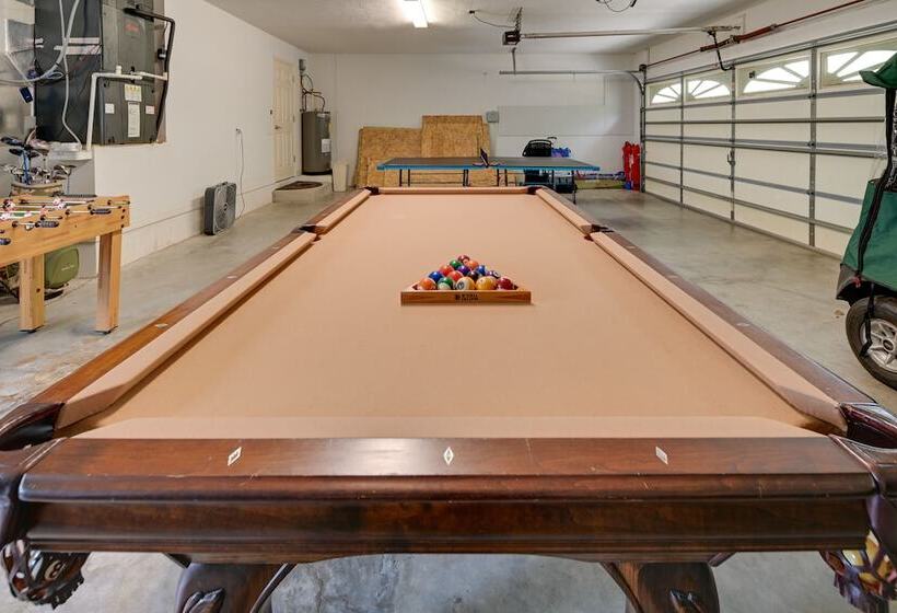 Crystal River Gem Near Three Sisters Springs!