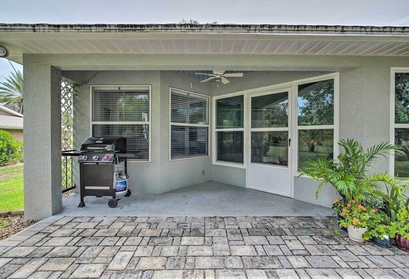 Crystal River Gem Near Three Sisters Springs!