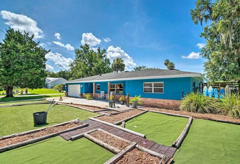 Crystal River Retreat W/ Mini Golf Course!