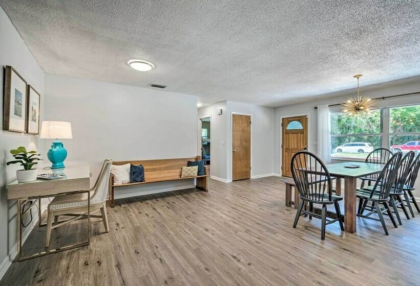 Crystal River Retreat W/ Mini Golf Course!