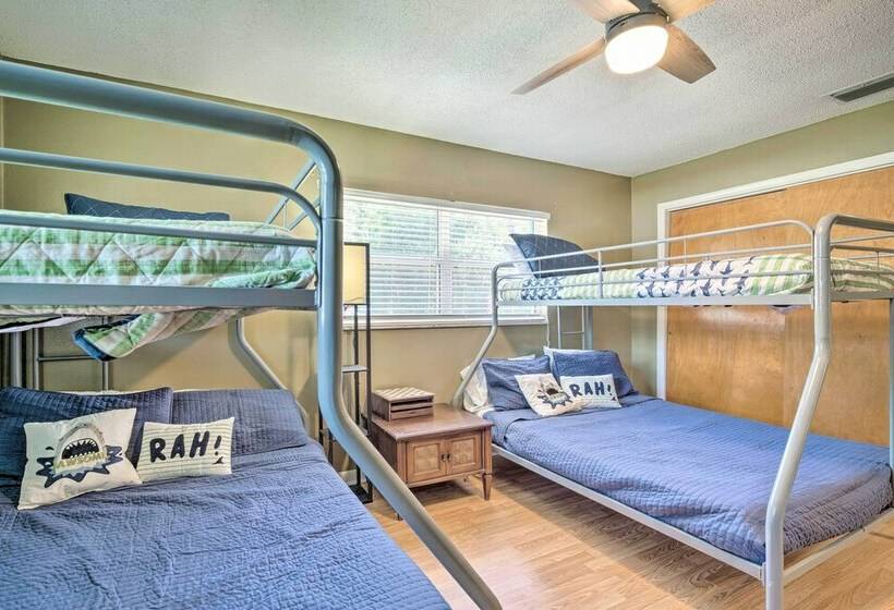 Crystal River Retreat W/ Mini Golf Course!