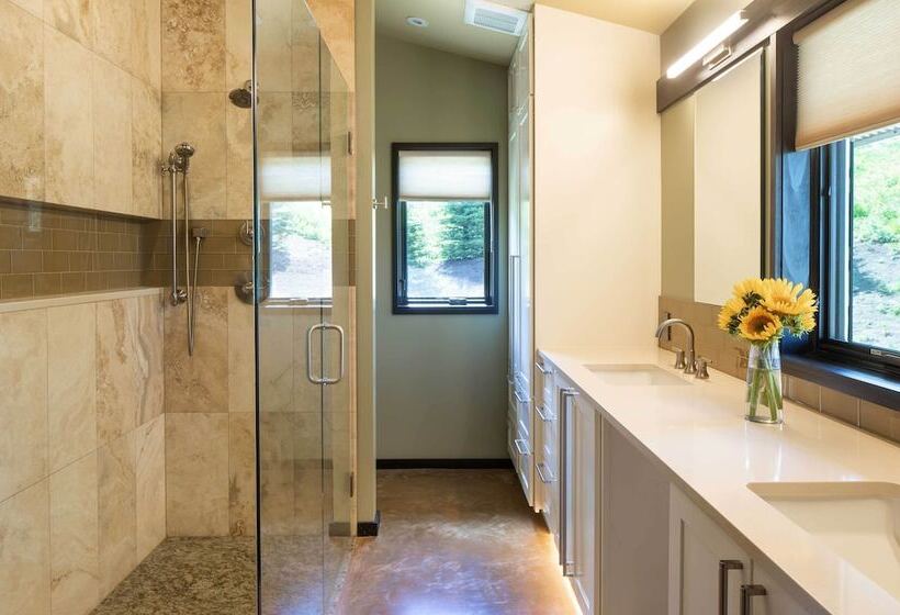 Custom Mt. Crested Butte Home; Walk To The Lifts!