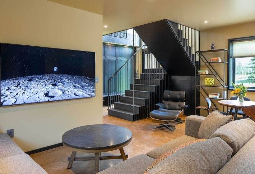 Custom Mt. Crested Butte Home; Walk To The Lifts!