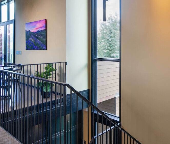 Custom Mt. Crested Butte Home; Walk To The Lifts!