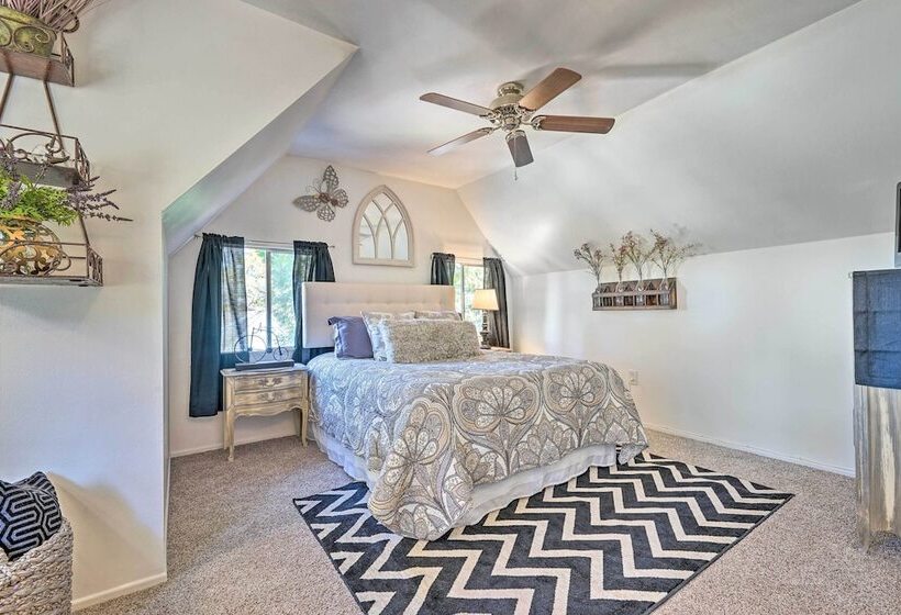 Cute Cabin + Deck < 2 Mi To Lake Arrowhead Village