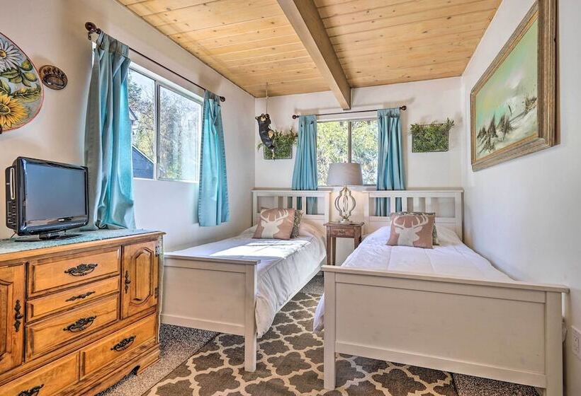 Cute Cabin + Deck < 2 Mi To Lake Arrowhead Village