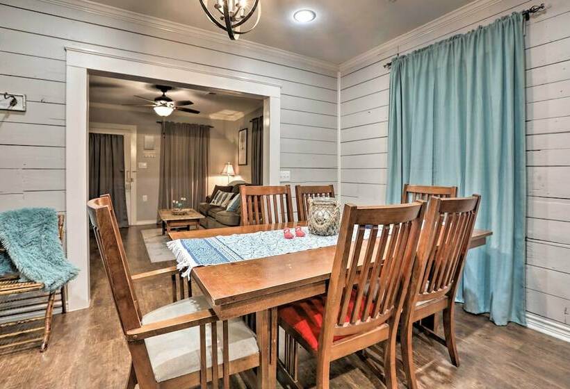 Historic Galveston Home: Walkable Neighborhood!