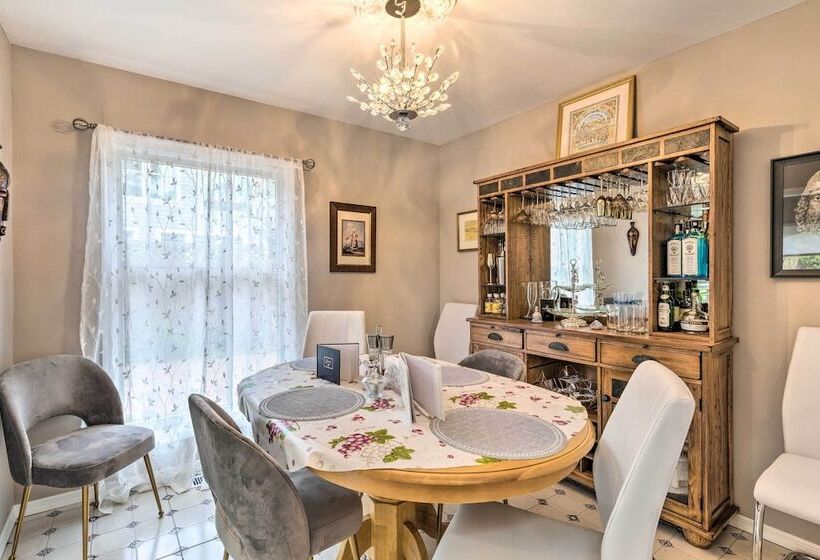 Cute East Hampton Cottage W/ Patio   Walk To Beach