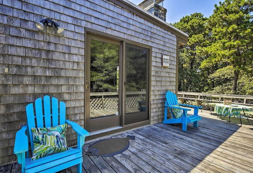 Coastal Cottage: Walk To Chipman S Cove!