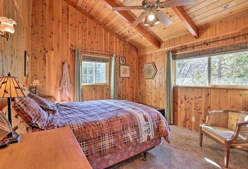 Delightful Family Cabin: Walk To Lake Gregory!