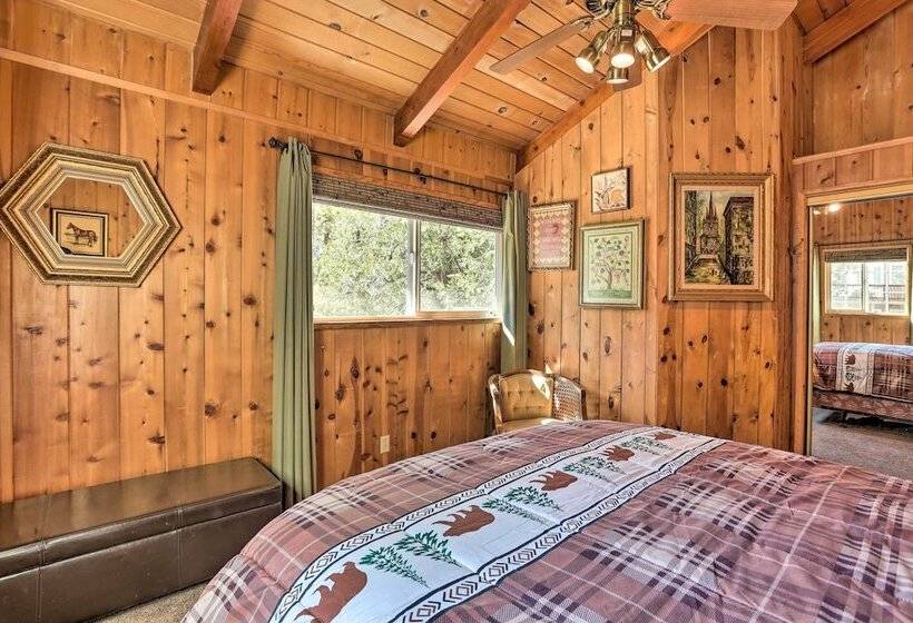 Delightful Family Cabin: Walk To Lake Gregory!