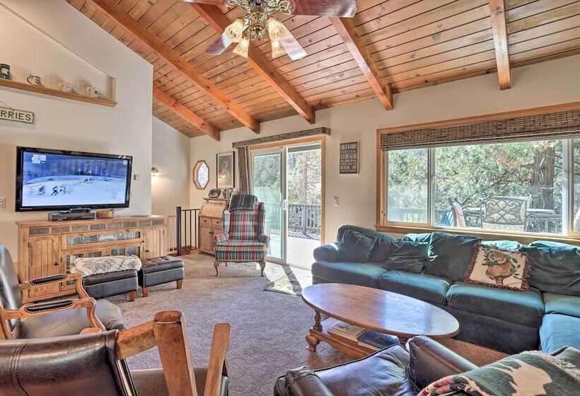 Delightful Family Cabin: Walk To Lake Gregory!