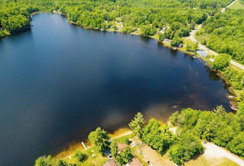 Diamond Lake Waterfront Cabin W/ Deck + Dock!